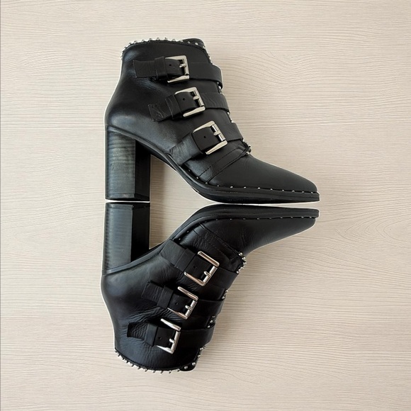 Steve Madden Edgy Black Leather Studded Block Heel Ankle Booties Sz 7 - Picture 4 of 16
